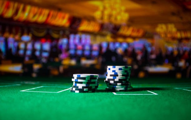 kratonbet link platform showing mobile interface with sportsbook and casino games